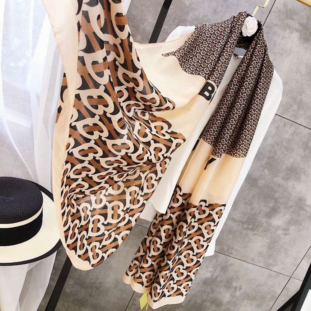 Bv*b*rry Scarf